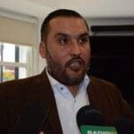 Exhiben a políticos señalados como deudores alimentarios
