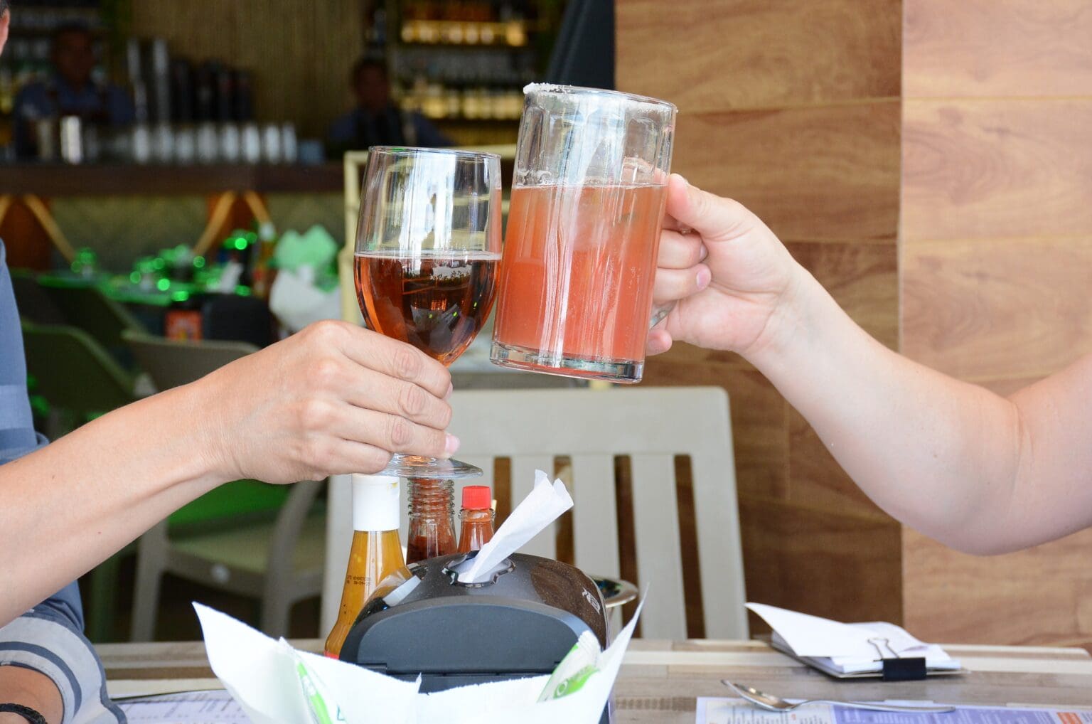 Piden vigilar las bebidas alcohólicas