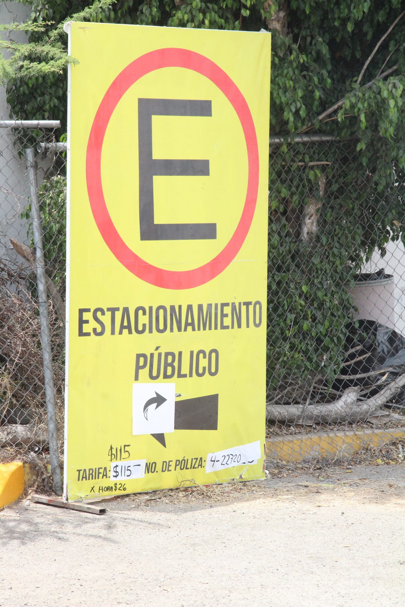 Feriantes se quejan de los estacionamientos