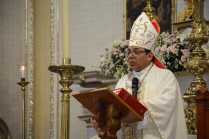 Hay una crisis de buenos líderes políticos, señala Obispo