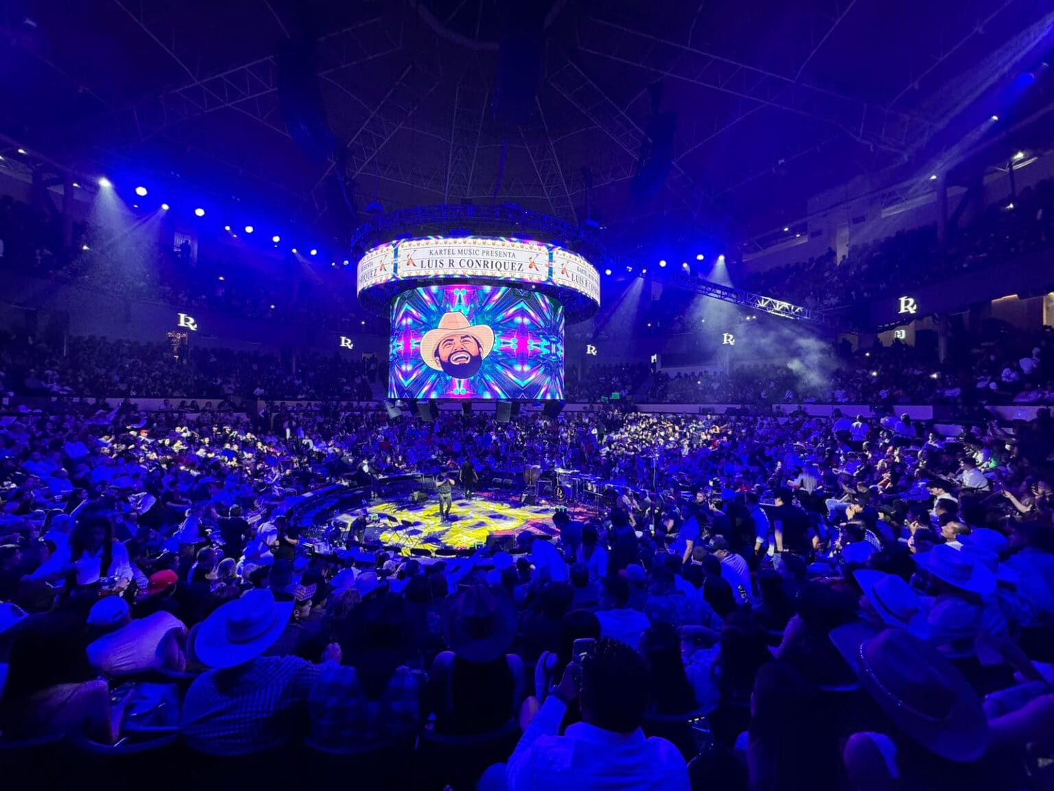 LUIS R CONRIQUEZ 004