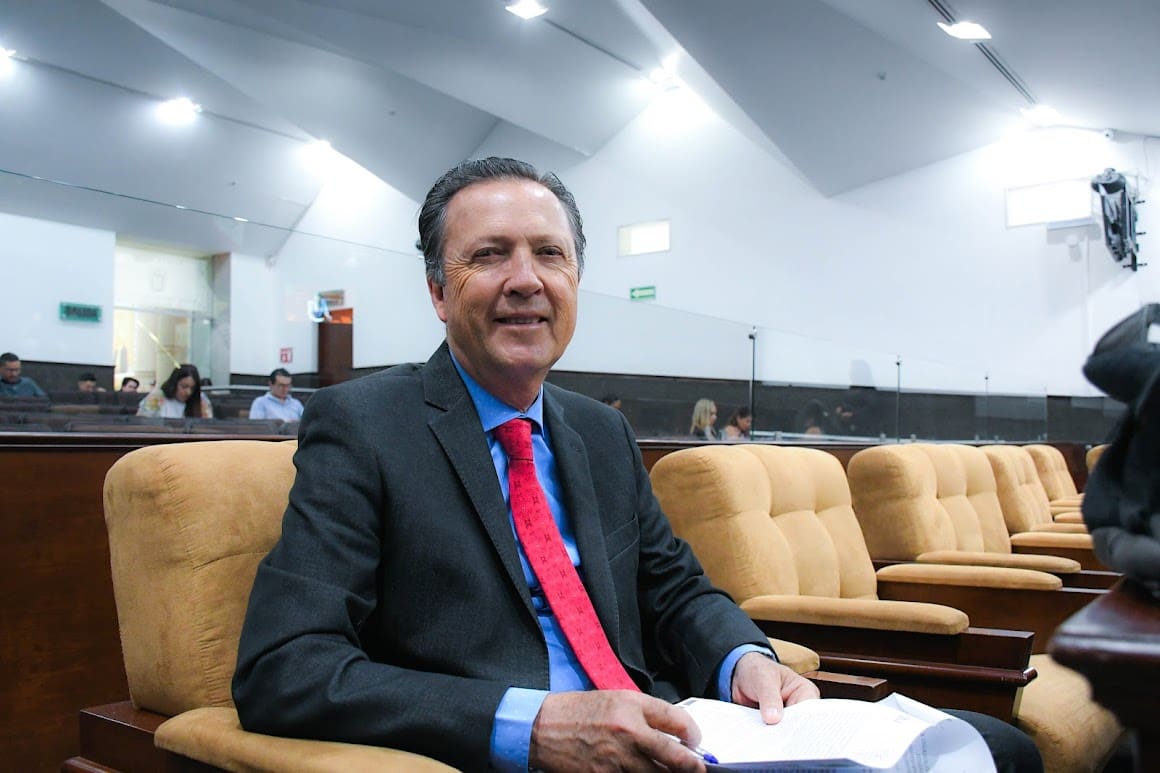 'Que el FNF exhibiera nombres es parte de un golpeteo político'