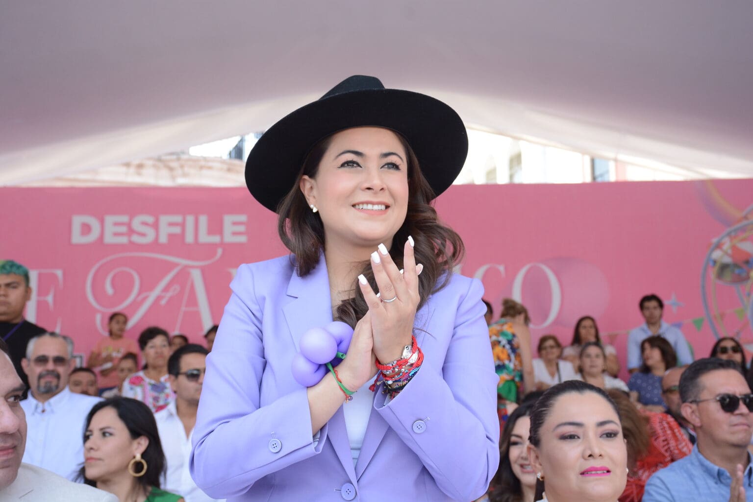 Encabeza Tere Jiménez el Desfile de Primavera