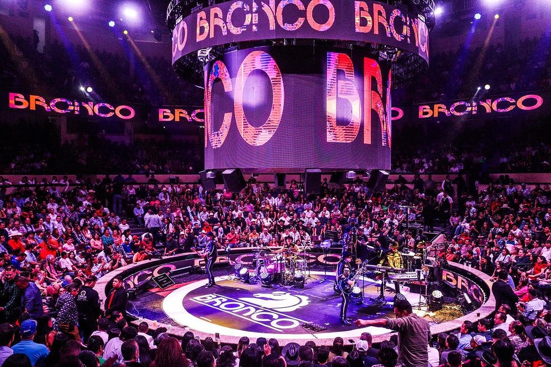 Todo un espectaculo visual y musical hoy en el @palenqueaguascalientes con @grupobronco PalenqueSanMarcos2024 FNSM Bronco FeriaNacionalDeSanMarcos