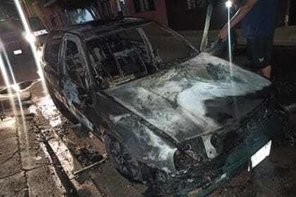Se incendia vehículo en la comunidad Ojocaliente, Calvillo