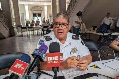 Ebrios insultan a los policías al caer en el acoholímetro