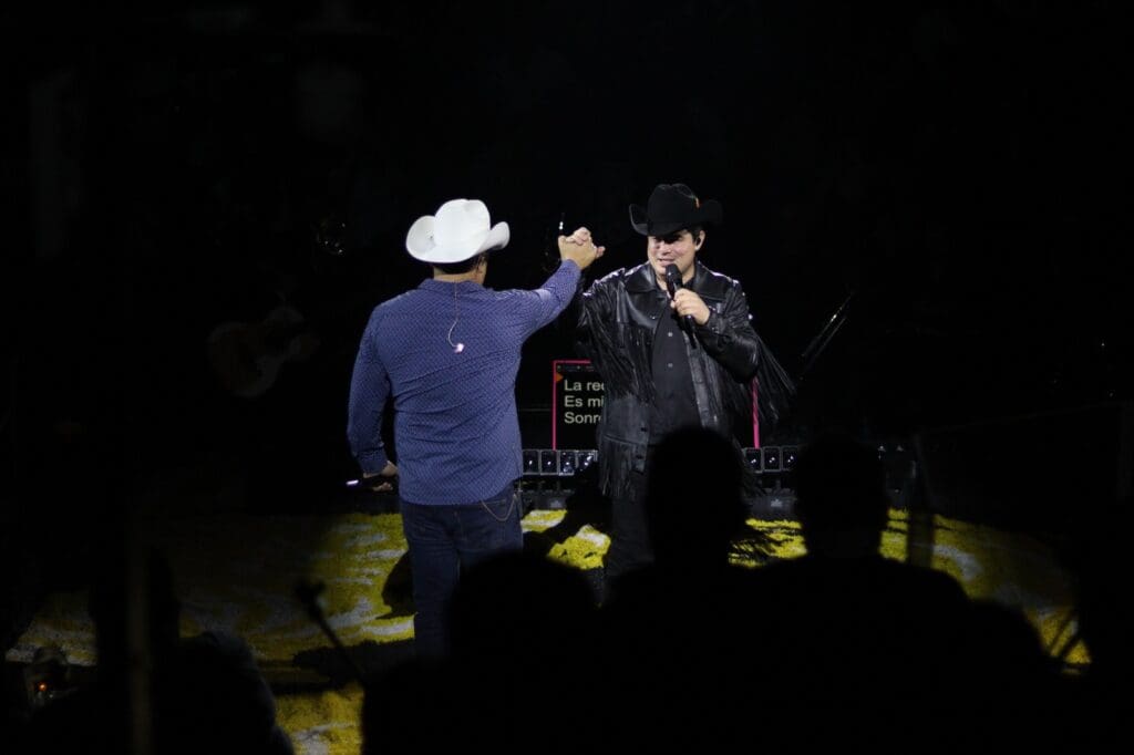 f098d6b9 93e1 49fd a60d e370806e782d