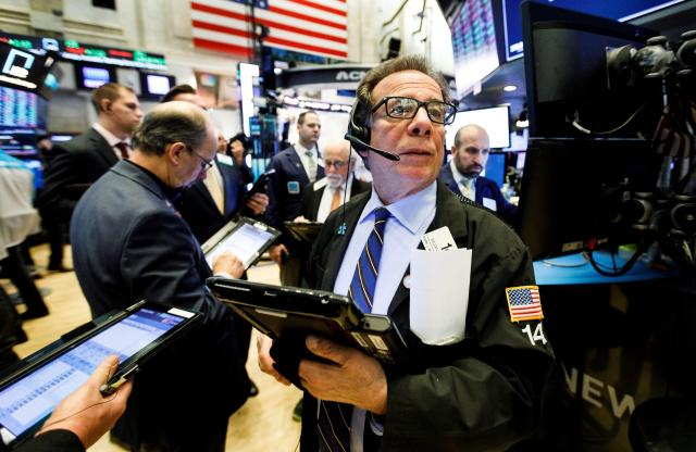 Wall Street cierra rojo y el Dow Jones baja un 1,35%