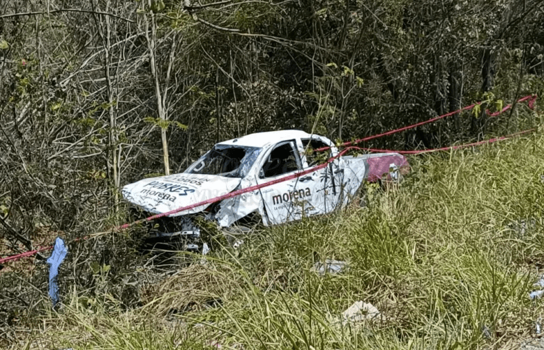 Brigadistas de Morena sufren volcadura en Campeche