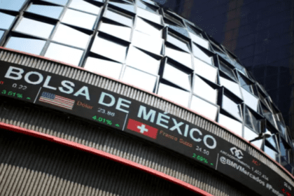 La Bolsa mexicana avanza un 0,5 % para ubicarse en 57.653,23 unidades