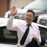 Elon Musk anuncia que Tesla presentará su Robotaxi el próximo 8 de agosto