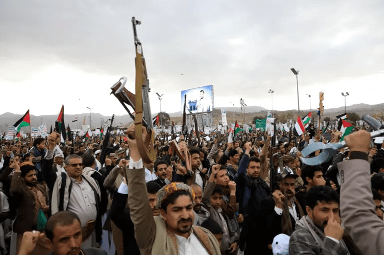 Los hutíes apoyan a Irán en su "derecho a responder" al ataque israelí contra su consulado