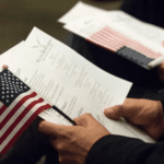 Entran en vigor las nuevas tarifas para la ciudadanía y residencia permanente en EE.UU.
