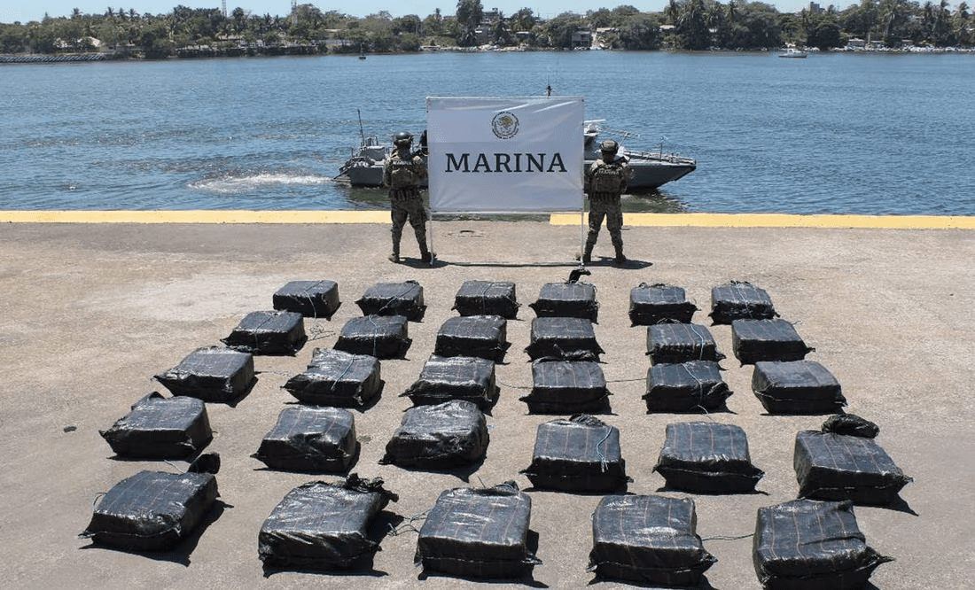 Marina asegura dos toneladas de cocaína frente a costas de Michoacán