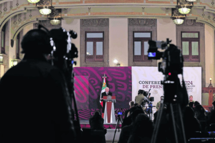 Solicitan audiencia a consejeros del INE para defender "mañaneras"