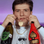 Madre de "Fofo" Márquez pide disculpas a mujer golpeada por su hijo