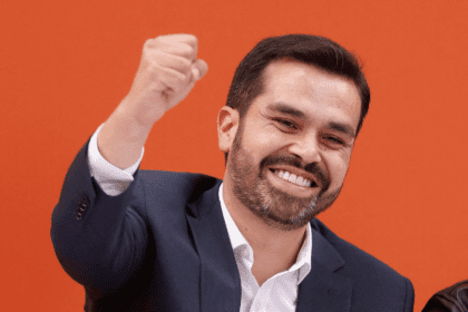 Álvarez Máynez remonta en preferencias, pero musicales