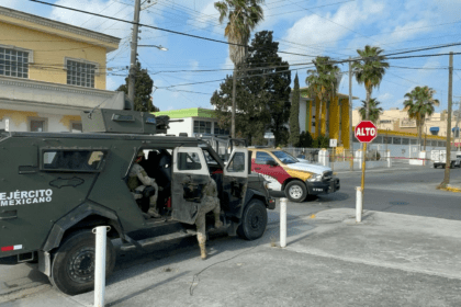 Especialistas en explosivos del Ejército retiran granada en Reynosa