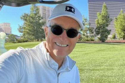 Salinas Pliego presume retiro de sellos de clausura en campo de golf