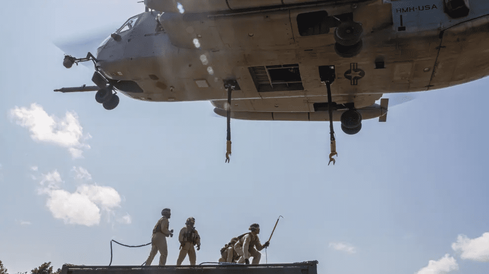 Un accidente entre dos helicópteros de las fuerzas japonesas deja siete desaparecidos
