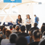 Recorre Tere Jiménez las calles del Palomino Dena