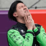 Piloto chino de la F1 llora al ser ovacionado por la afición