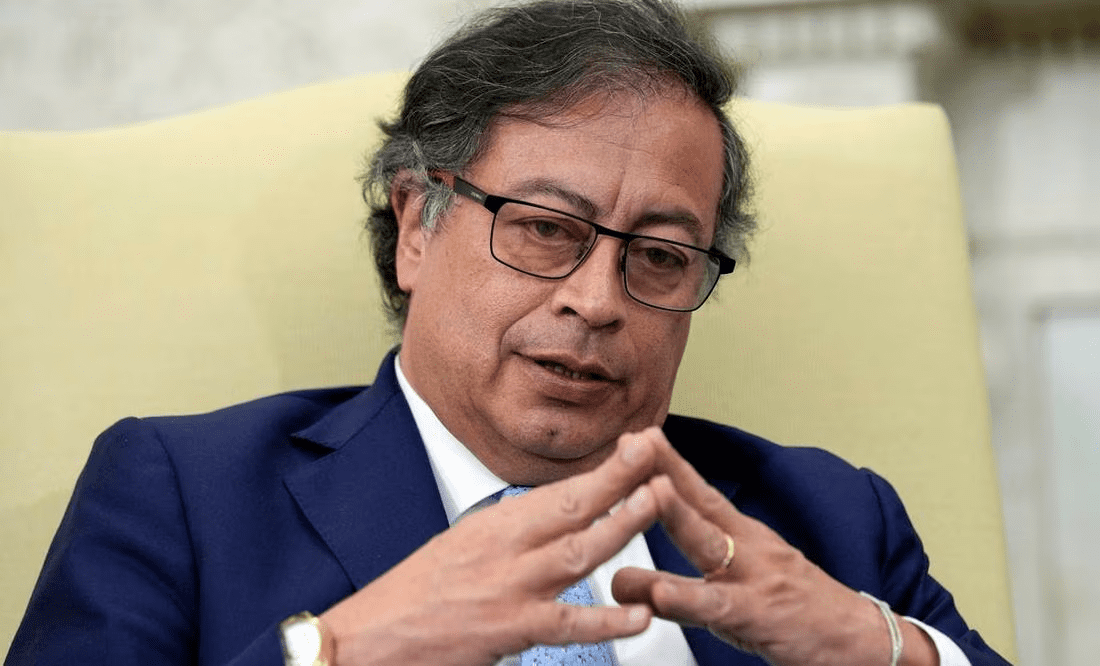 Gustavo Petro califica "débiles" las protestas masivas en su contra