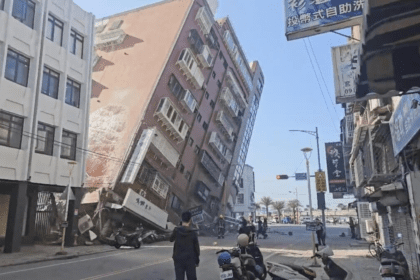 Una serie de fuertes terremotos provoca el derrumbe parcial de dos edificios en Taiwán