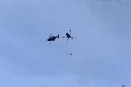 Chocan dos helicópteros en celebración de la Marina Real de Malasia