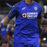 Exjugador de Cruz Azul es agredido con una navaja en pleno partido