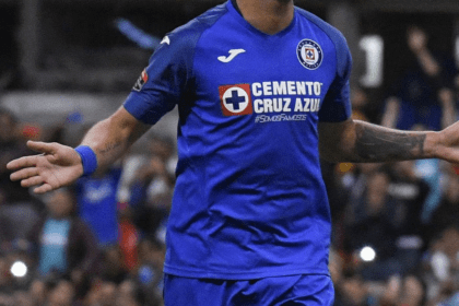Exjugador de Cruz Azul es agredido con una navaja en pleno partido