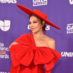 Thalía desfila en los Latin American Music Awards