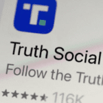 Trump Media pierde un 30 % en bolsa tras un mes al vaivén de los especuladores