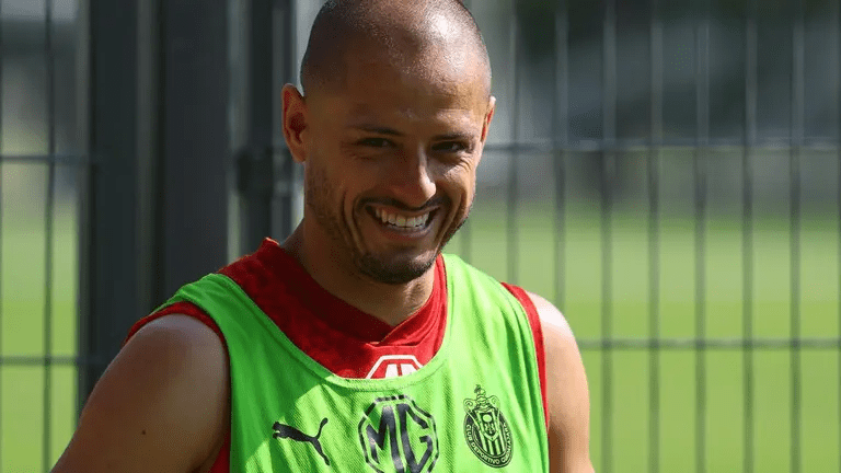 "Chicharito" Hernández vuelve para el Clásico Tapatío ante Atlas