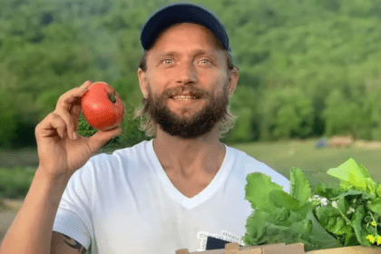 Condenan a influencer vegano por dejar morir de hambre a su bebé