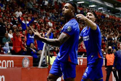 Cruz Azul amarra segundo lugar; Volpi falla dos penales