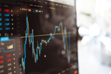 Bolsa de México cae 0,14 %, liga dos sesiones a la baja y se ubica en 57.503,39 unidades