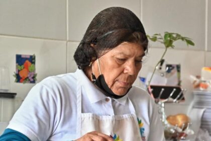 Capacitan a comerciantes en el manejo de alimentos