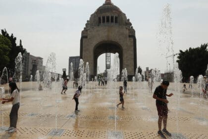 La segunda onda de calor del año en México termina tras azotar desde el 3 de mayo al país, donde dejó al menos 14 muertos, temperaturas superiores a los 40 grados en decenas de estados y rompió récords en 10 ciudades