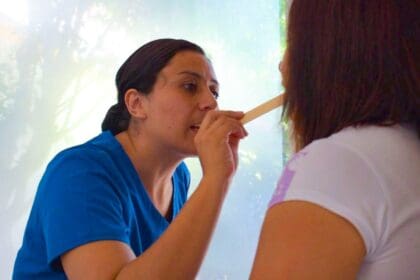 TERE CASAS ROSAS 03 COLOR