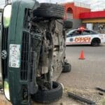 Choque y volcadura en la salida a Calvilo. Foto: Hidrocálido.