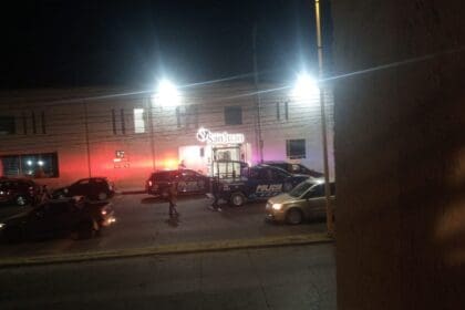 Sus familiares la llevaron a recibir atención a la clínica San Juan; los agresores huyeron en una motocicleta