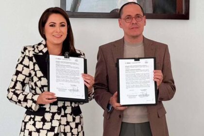 Jiménez firmó un acuerdo con José Antonio Peña Merino, titular de la Agencia de Transformación Digital y Telecomunicaciones