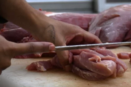 Suspenden dos carnicerías e incineran el hígado contaminado