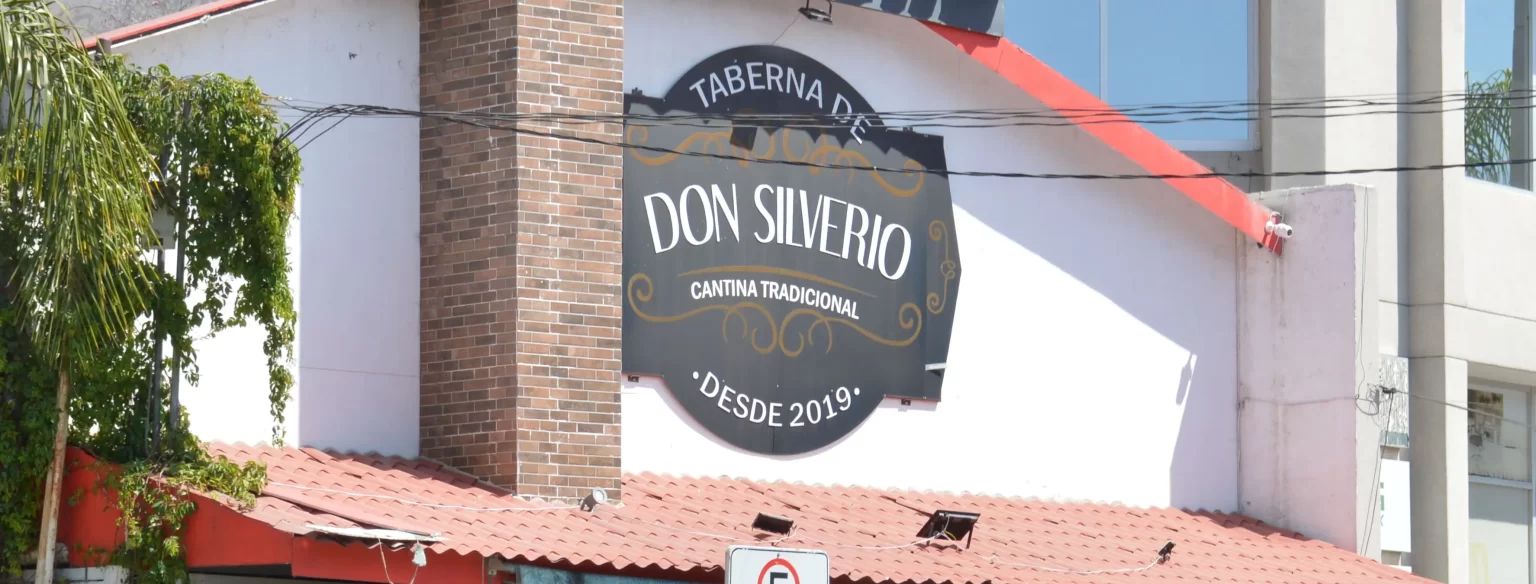 La sanción económica máxima aplicada por el Ayuntamiento capitalino a antros y bares por operar fuera de horario, asciende a los 20 mil pesos