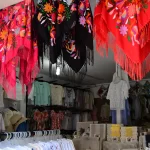 El presidente del Consejo Empresarial Textil y de la Confección, A.C. afirma que los chinos hacen deshilados pero con máquina, no a mano.