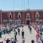 Fueron desalojadas más de 500 personas, quienes atendieron indicaciones de Protección Civil.