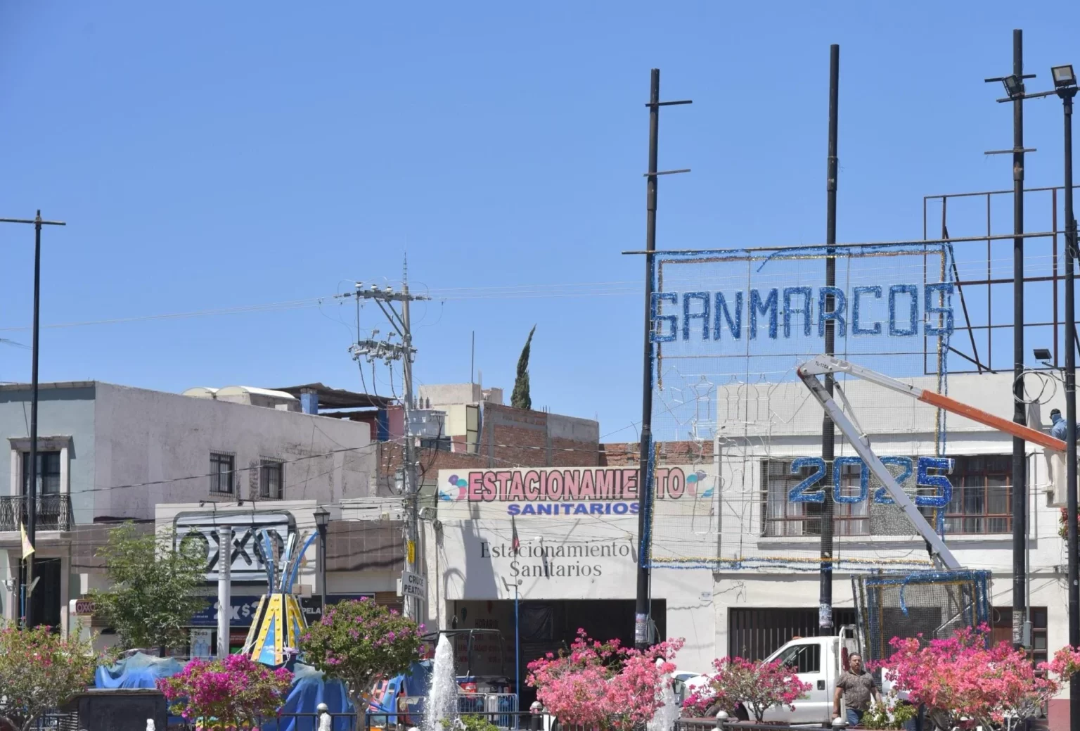 Las acciones incluyen mantenimiento preventivo y correctivo con la reparación de cortos eléctricos, sobrecargas, reposición de luminarias y postes dañados