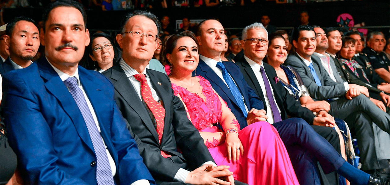 La gobernadora Tere Jimenez encabezo el inicio de la FNSM acompanada por autoridades de los tres ordenes de gobierno