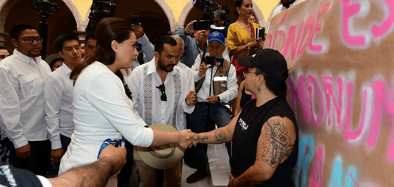 La gobernadoraTere Jimenez y la vocera de Diversa Bertha Alicia Cruz Morales